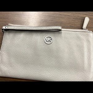 Micheal Kors wristlet. Excellent used condition.
